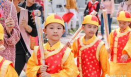 动态美女视频,美女视频中的时尚风采瞬间捕捉